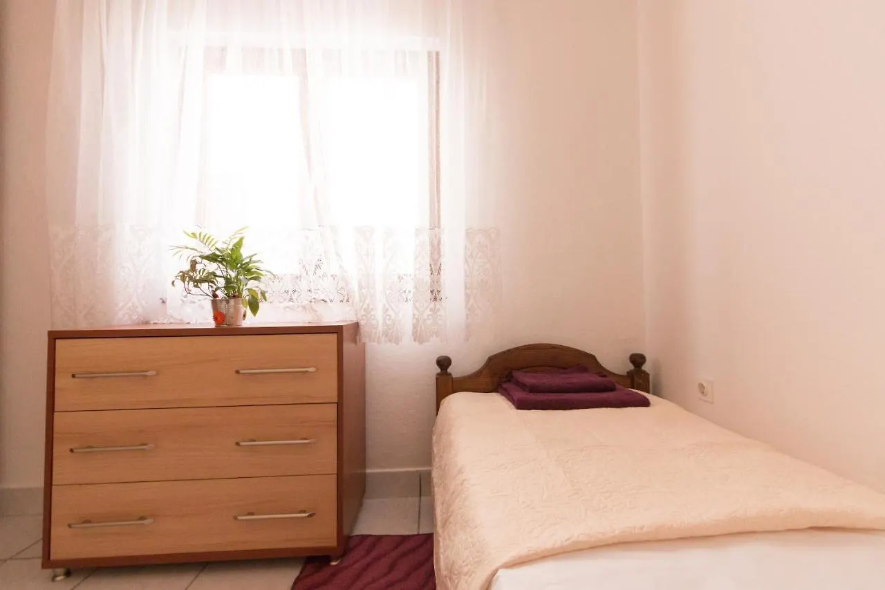Holiday House Tara Villa Vir Holiday home