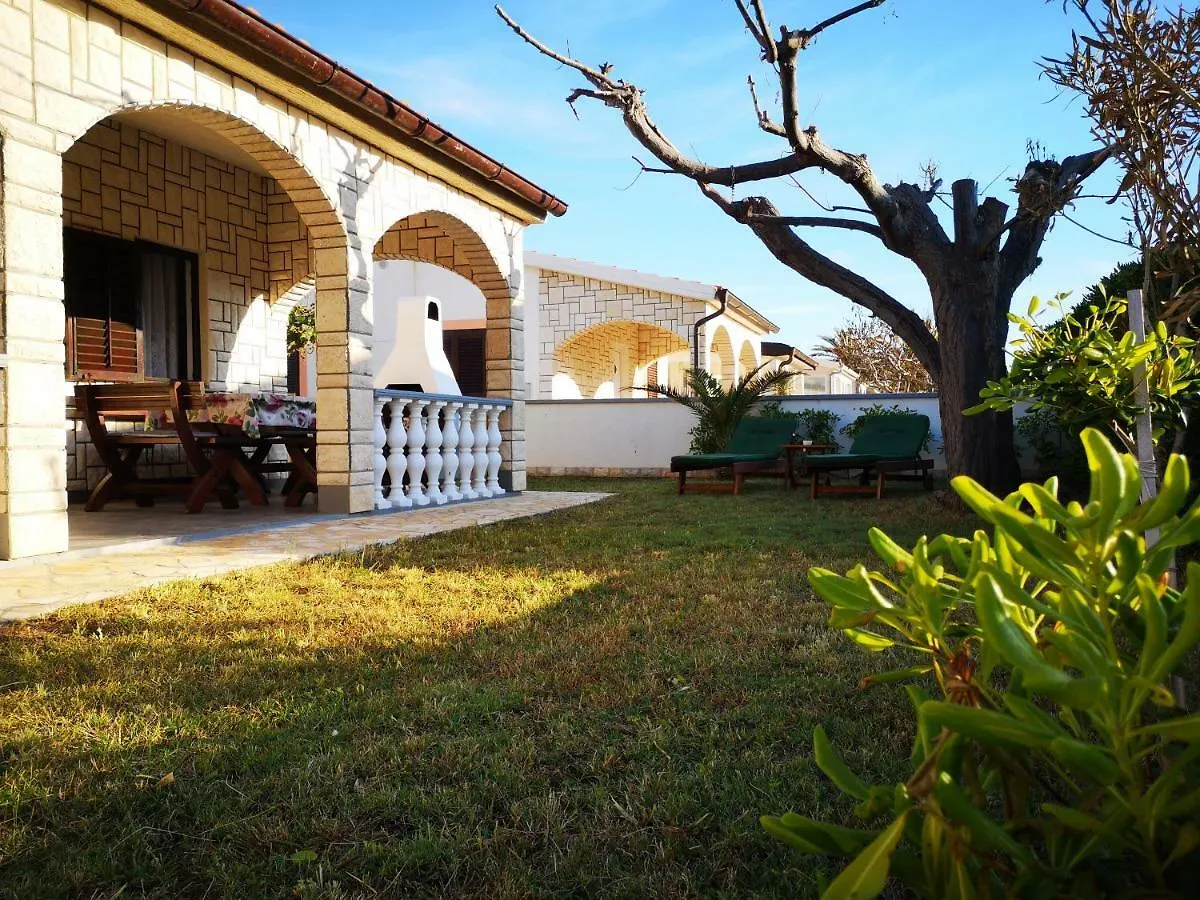 Holiday House Tara Villa Vir Holiday home