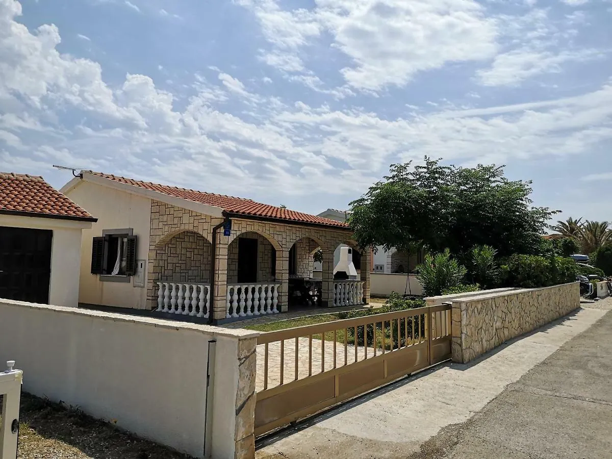 Holiday House Tara Villa Vir